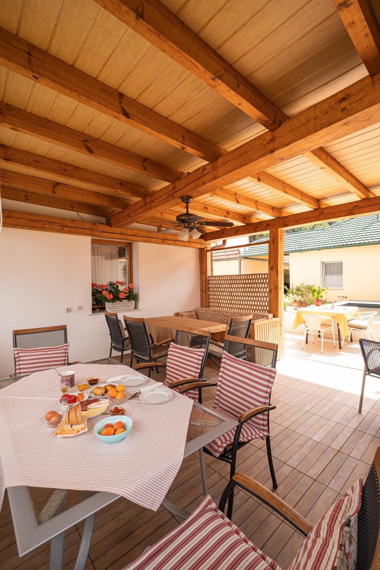 Guesthouse Rose Сараево Екстериор снимка