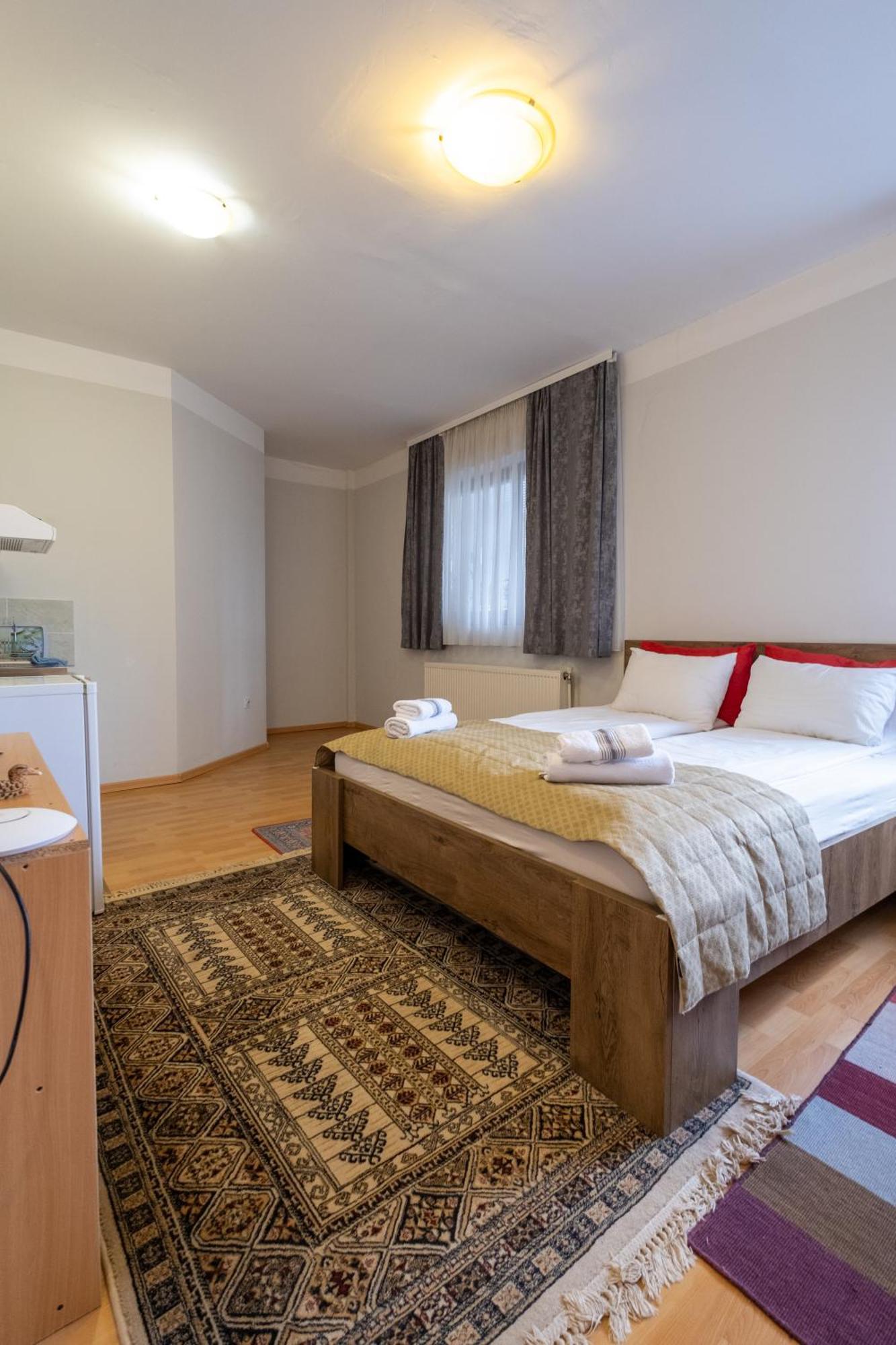 Guesthouse Rose Сараево Екстериор снимка